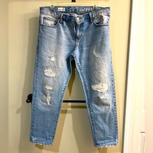 Gap Women’s Sexy Boyfriend Distressed Jeans, size 29R